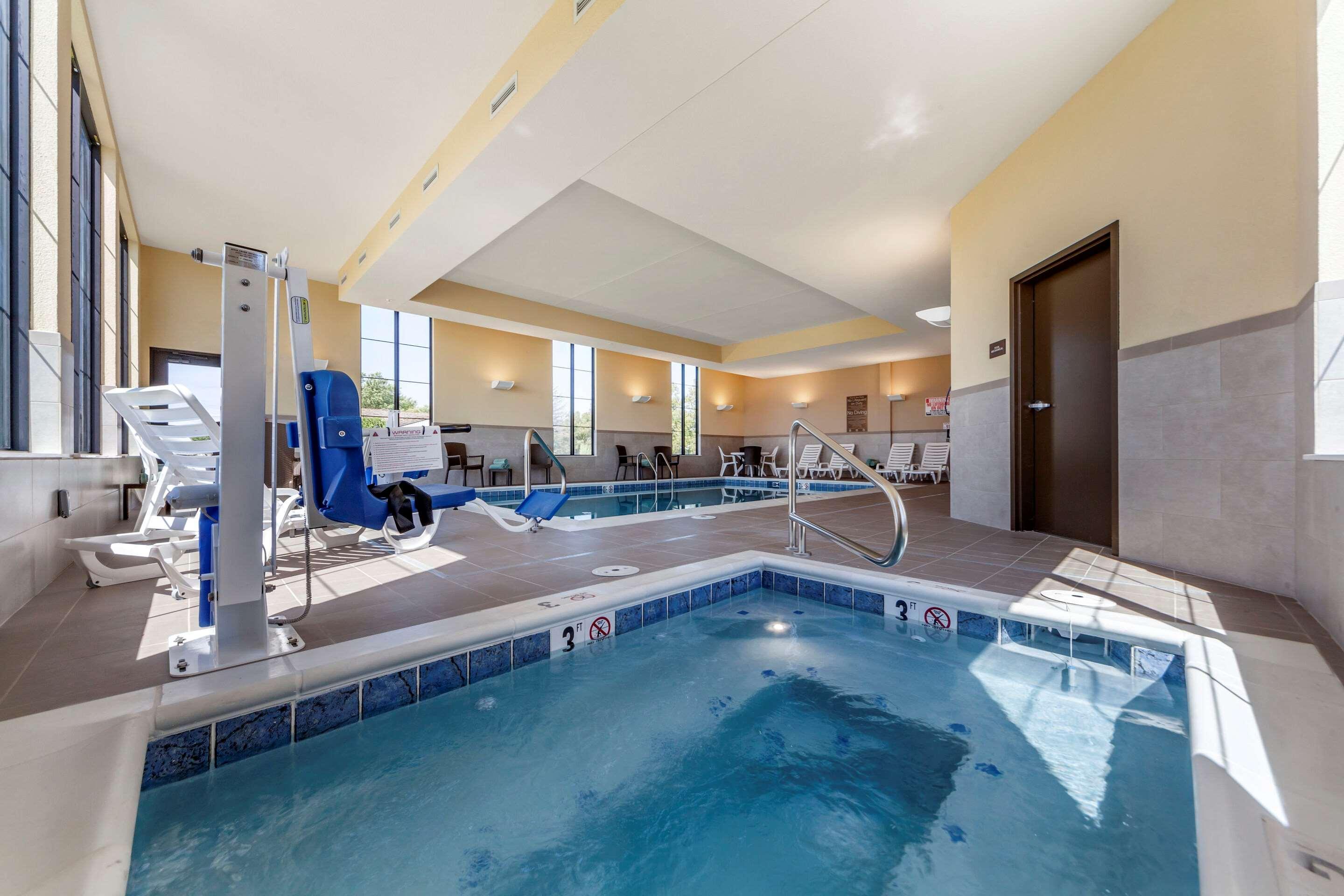 Comfort Suites グランドアイランド エクステリア 写真